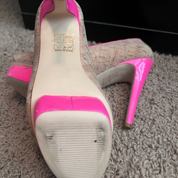 Heels - Picture 4 of 5